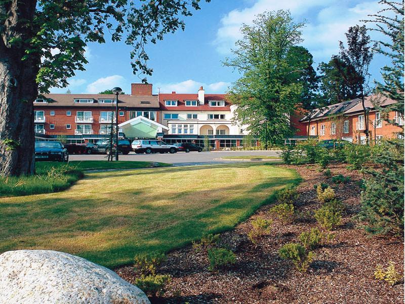 Regency Park Hotel, Health Club&Spa Thatcham Exterior foto