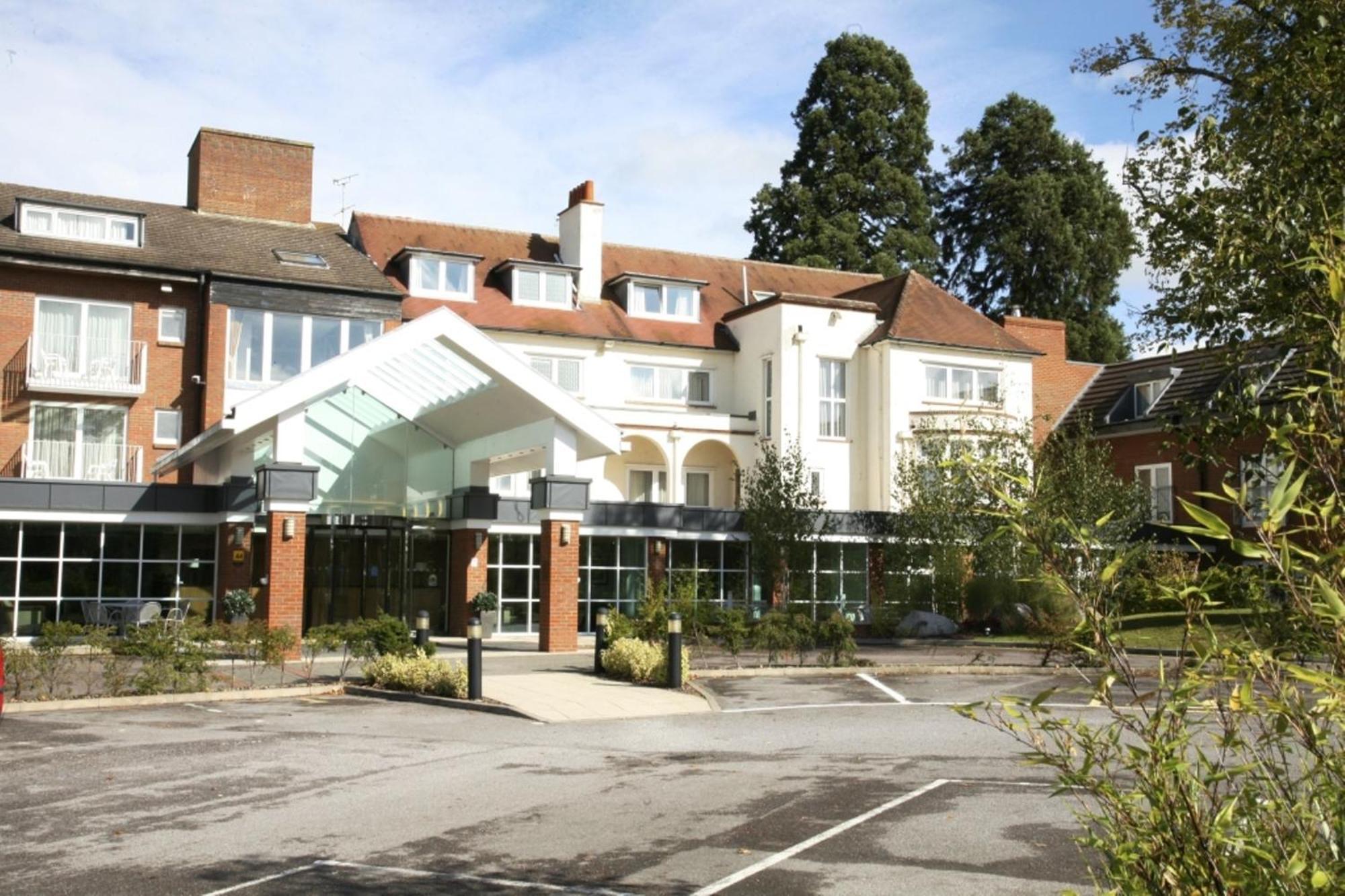 Regency Park Hotel, Health Club&Spa Thatcham Exterior foto