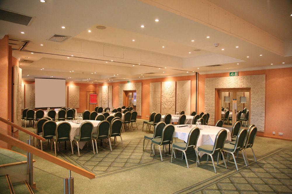 Regency Park Hotel, Health Club&Spa Thatcham Exterior foto