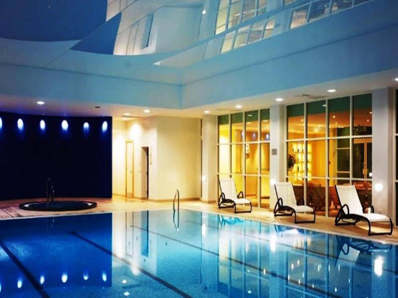 Regency Park Hotel, Health Club&Spa Thatcham Exterior foto